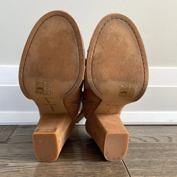 Dolce Vita Amina block heel peep toe sandal camel/tan - Picture 10 of 12